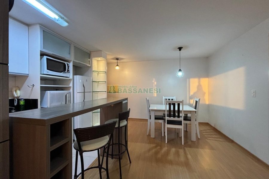 Apto Mobiliado com 85m², 2 dormitórios, 1 vaga, no bairro Charqueadas em Caxias do Sul para Alugar