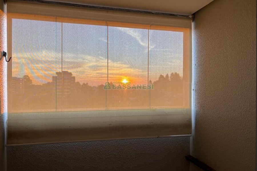 Apto Mobiliado com 85m², 2 dormitórios, 1 vaga, no bairro Charqueadas em Caxias do Sul para Alugar