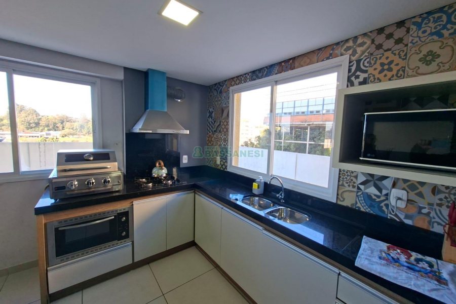 Apartamento com 54m², 2 dormitórios, 1 vaga, no bairro São Leopoldo em Caxias do Sul para Alugar