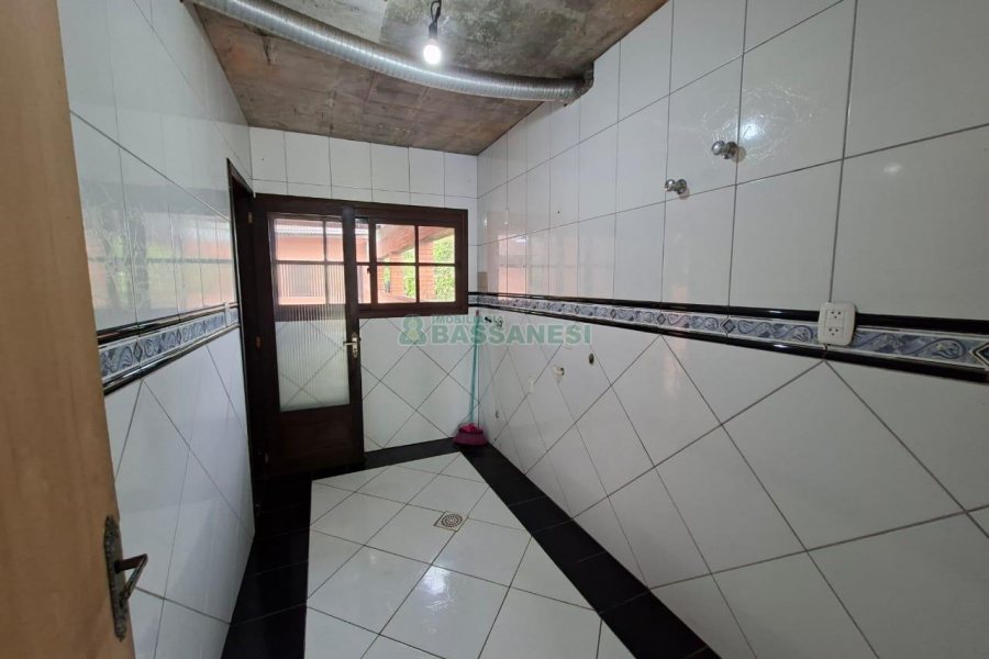 Casa com 280m², 4 dormitórios, 2 vagas, no bairro Jardim Eldorado em Caxias do Sul para Alugar ou Comprar