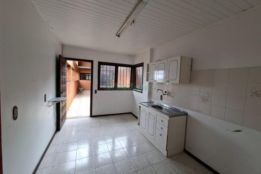Casa com 280m², 4 dormitórios, 2 vagas, no bairro Jardim Eldorado em Caxias do Sul para Alugar ou Comprar