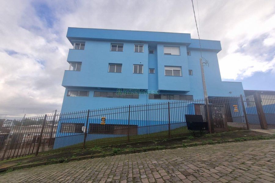 Apartamento com 98m², 2 dormitórios, 2 vagas, no bairro Pioneiro em Caxias do Sul para Alugar