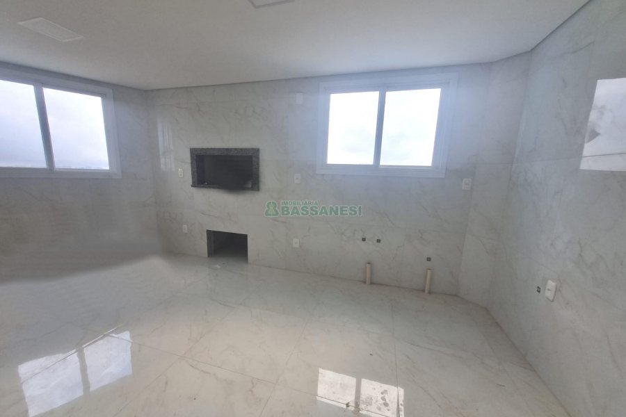 Apartamento com 98m², 2 dormitórios, 2 vagas, no bairro Pioneiro em Caxias do Sul para Alugar