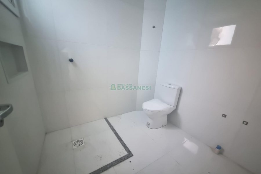 Apartamento com 98m², 2 dormitórios, 2 vagas, no bairro Pioneiro em Caxias do Sul para Alugar