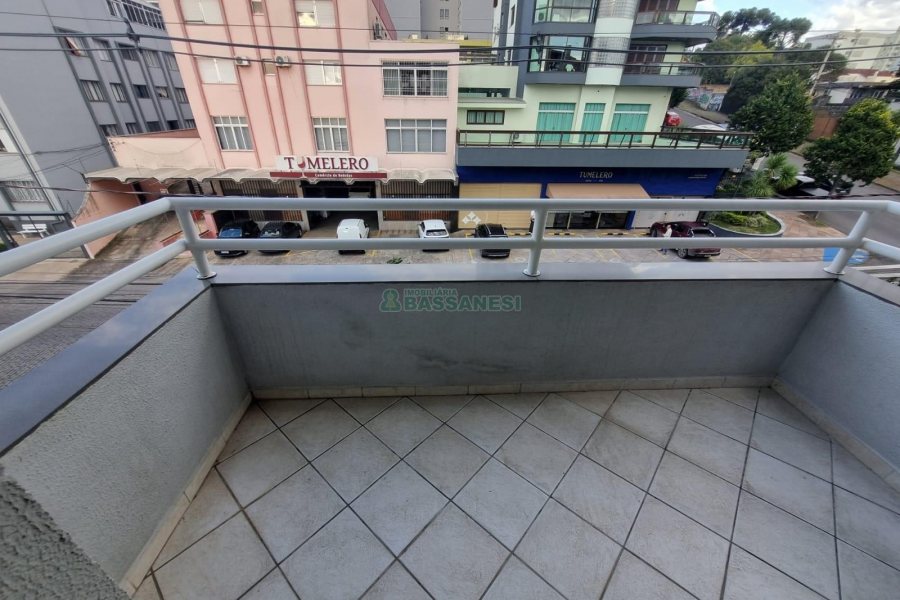 Apartamento com 45m², 1 dormitório, 1 vaga, no bairro Centro em Caxias do Sul para Alugar