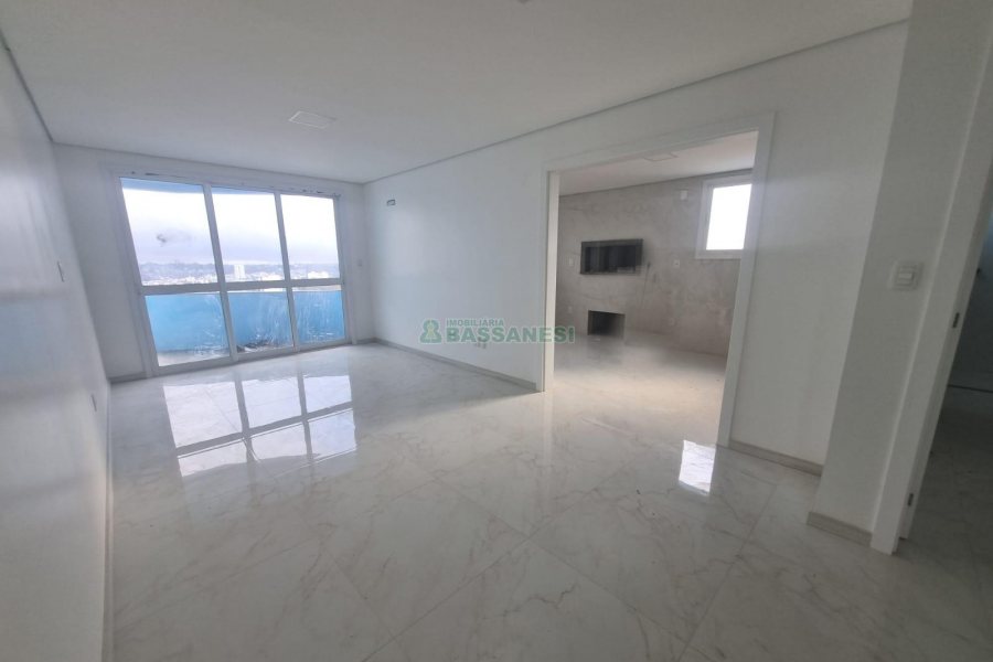 Apartamento com 84m², 2 dormitórios, 2 vagas, no bairro Pioneiro em Caxias do Sul para Alugar