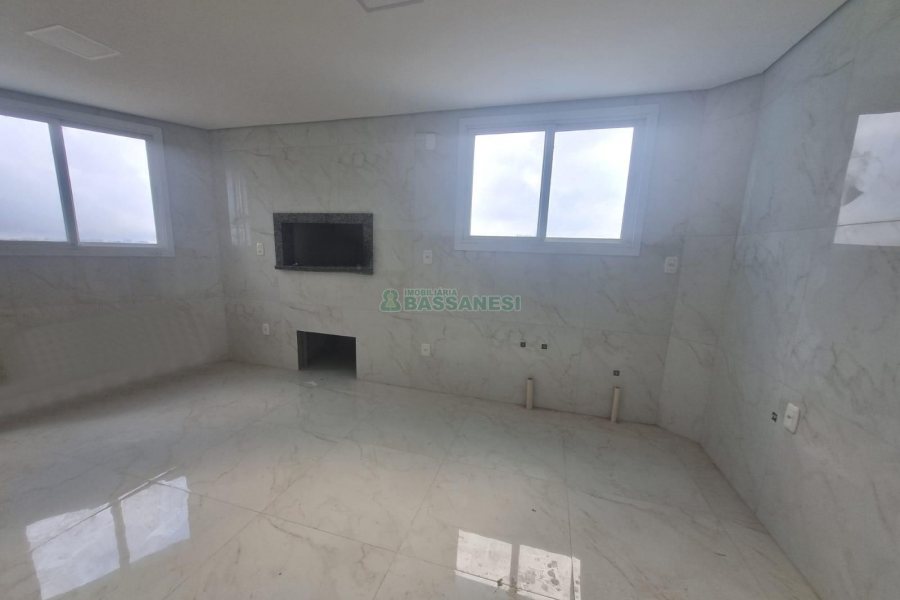 Apartamento com 84m², 2 dormitórios, 2 vagas, no bairro Pioneiro em Caxias do Sul para Alugar