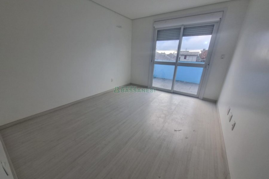 Apartamento com 84m², 2 dormitórios, 2 vagas, no bairro Pioneiro em Caxias do Sul para Alugar