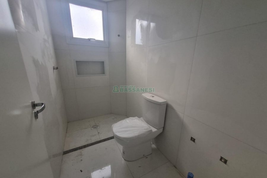 Apartamento com 84m², 2 dormitórios, 2 vagas, no bairro Pioneiro em Caxias do Sul para Alugar
