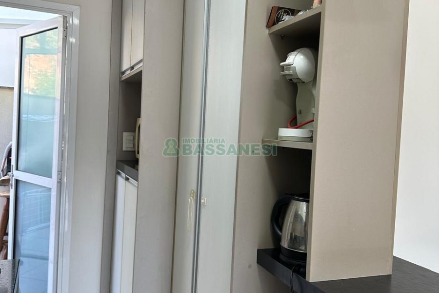 Apartamento com 63m², 2 dormitórios, 2 vagas, no bairro Vinhedos em Caxias do Sul para Comprar