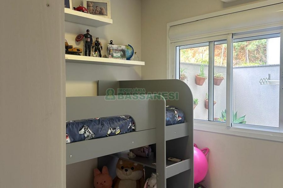 Apartamento com 63m², 2 dormitórios, 2 vagas, no bairro Vinhedos em Caxias do Sul para Comprar
