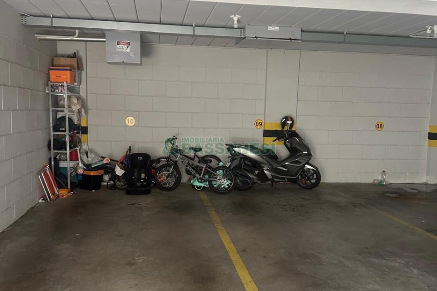 Apartamento com 63m², 2 dormitórios, 2 vagas, no bairro Vinhedos em Caxias do Sul para Comprar