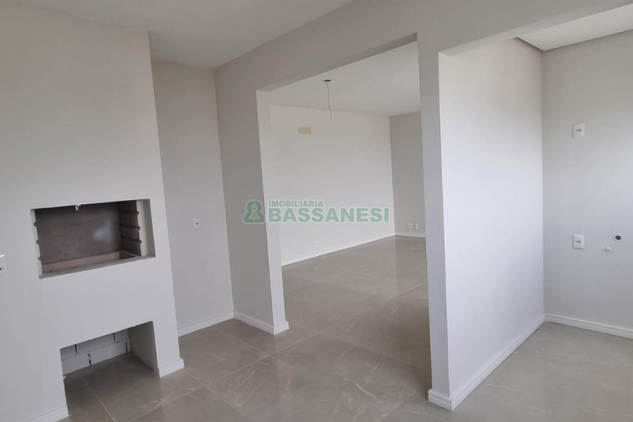 Apartamento com 100m², 3 dormitórios, 2 vagas, no bairro Panazzolo em Caxias do Sul para Comprar