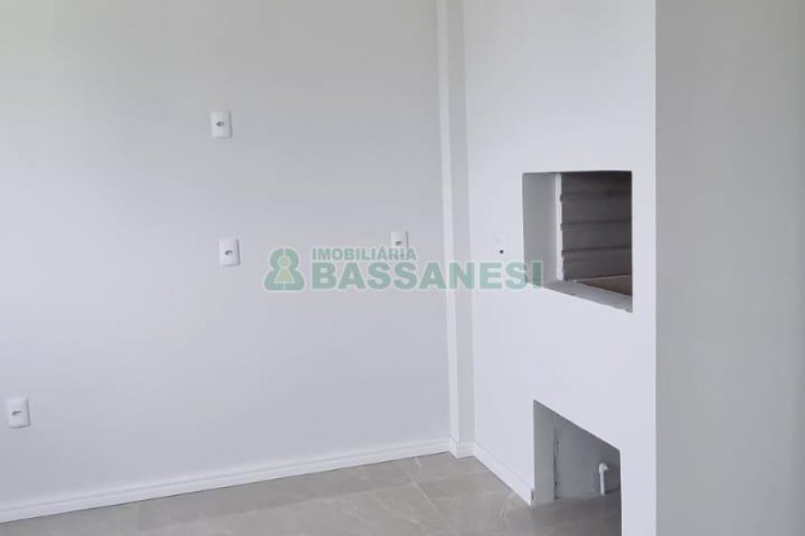 Apartamento com 100m², 3 dormitórios, 2 vagas, no bairro Panazzolo em Caxias do Sul para Comprar