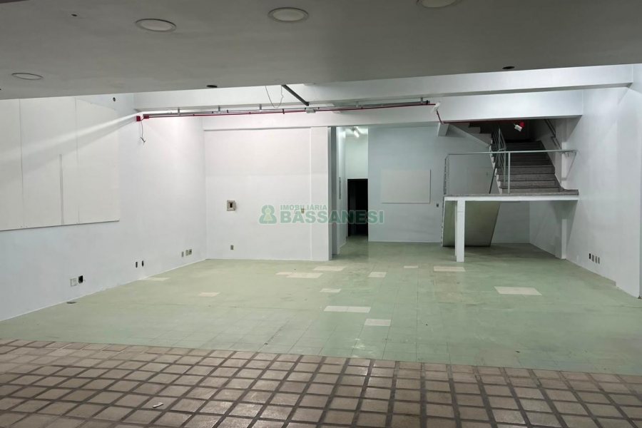 Predio com 650m², no bairro Centro em Caxias do Sul para Alugar