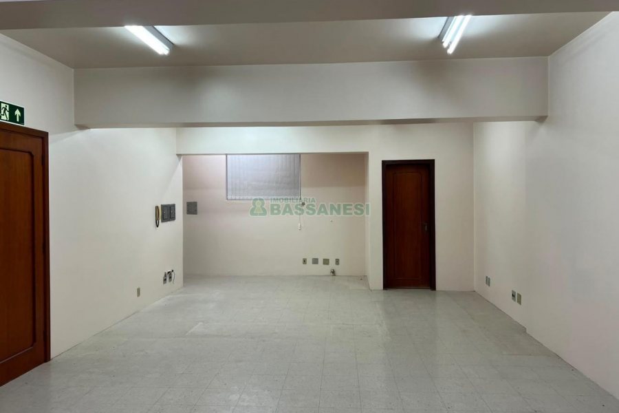 Predio com 650m², no bairro Centro em Caxias do Sul para Alugar