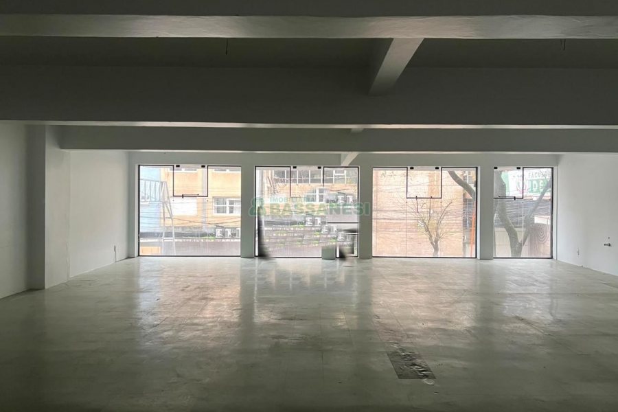 Predio com 650m², no bairro Centro em Caxias do Sul para Alugar