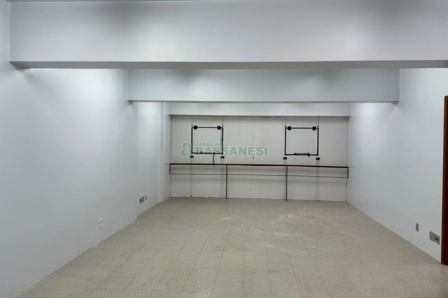 Predio com 650m², no bairro Centro em Caxias do Sul para Alugar