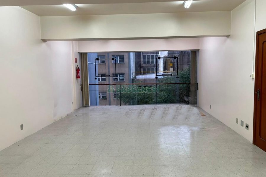 Predio com 650m², no bairro Centro em Caxias do Sul para Alugar