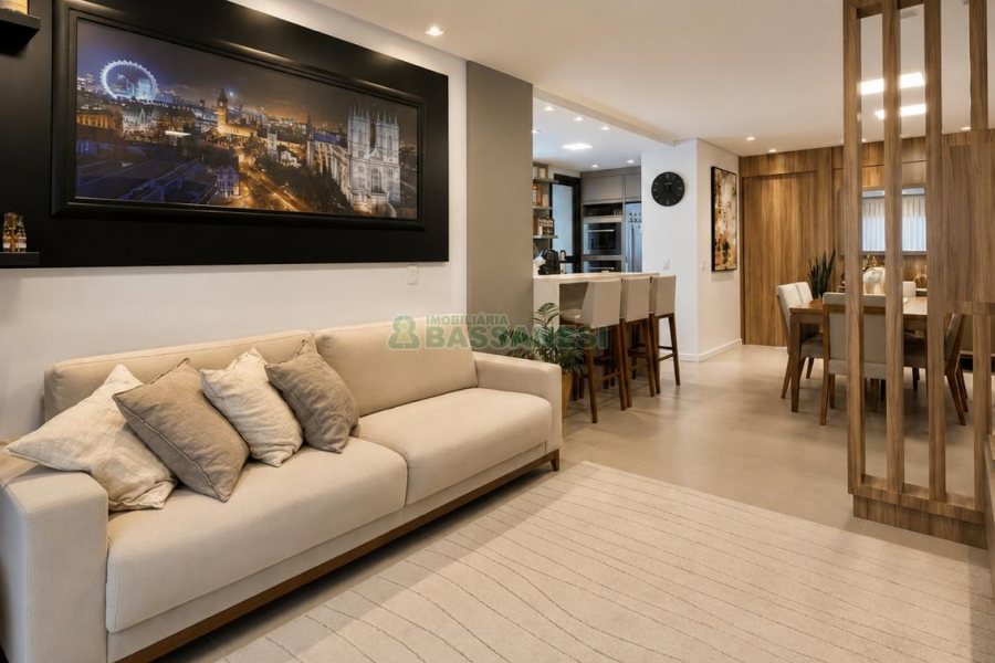 Apartamento com 98m², 2 dormitórios, 2 vagas, no bairro Vila Horn em Caxias do Sul para Comprar