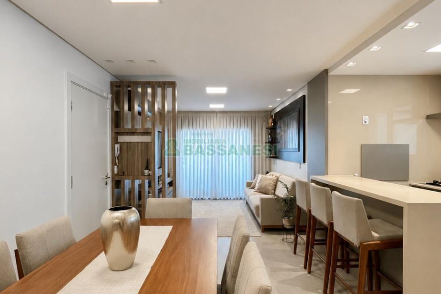 Apartamento com 98m², 2 dormitórios, 2 vagas, no bairro Vila Horn em Caxias do Sul para Comprar
