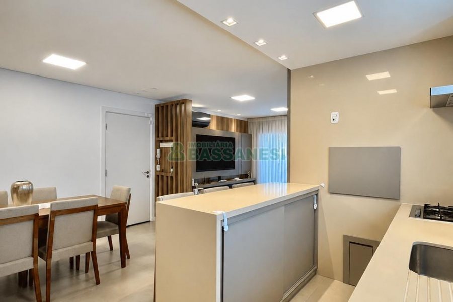 Apartamento com 98m², 2 dormitórios, 2 vagas, no bairro Vila Horn em Caxias do Sul para Comprar