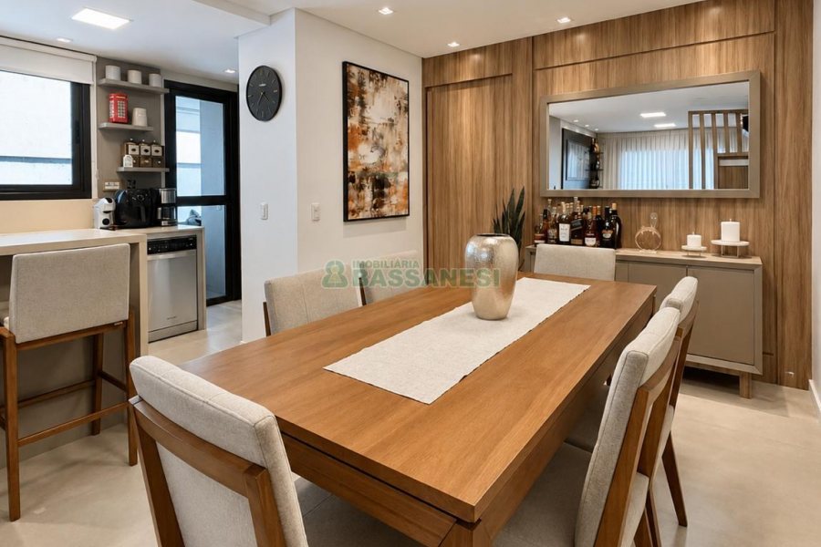 Apartamento com 98m², 2 dormitórios, 2 vagas, no bairro Vila Horn em Caxias do Sul para Comprar