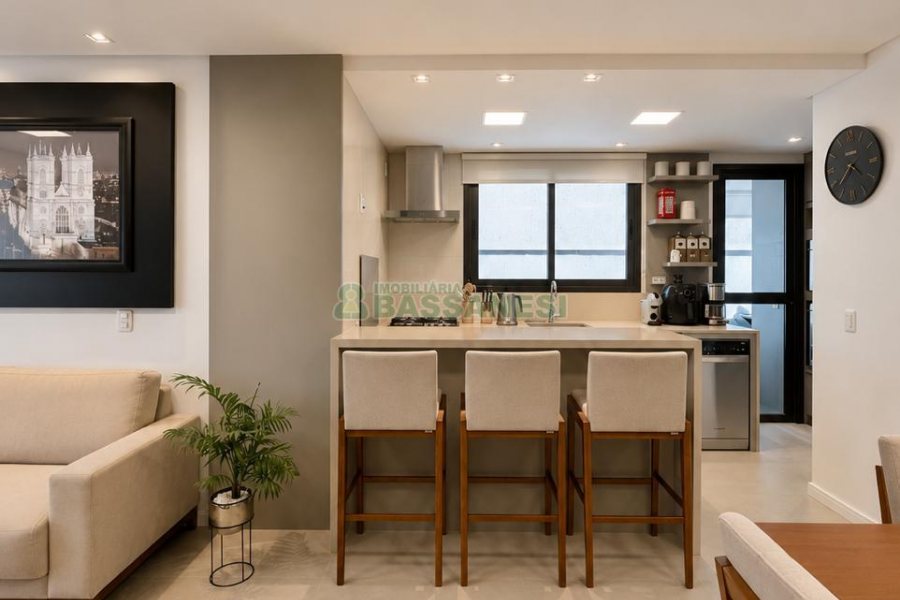 Apartamento com 98m², 2 dormitórios, 2 vagas, no bairro Vila Horn em Caxias do Sul para Comprar
