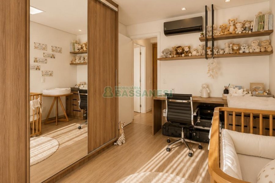 Apartamento com 98m², 2 dormitórios, 2 vagas, no bairro Vila Horn em Caxias do Sul para Comprar