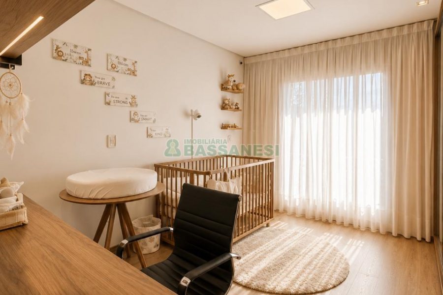 Apartamento com 98m², 2 dormitórios, 2 vagas, no bairro Vila Horn em Caxias do Sul para Comprar