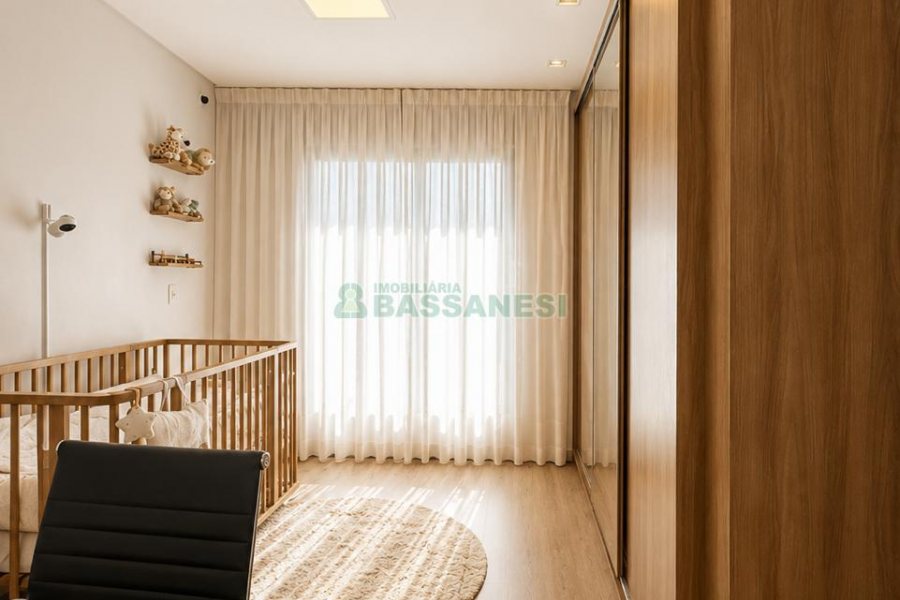 Apartamento com 98m², 2 dormitórios, 2 vagas, no bairro Vila Horn em Caxias do Sul para Comprar