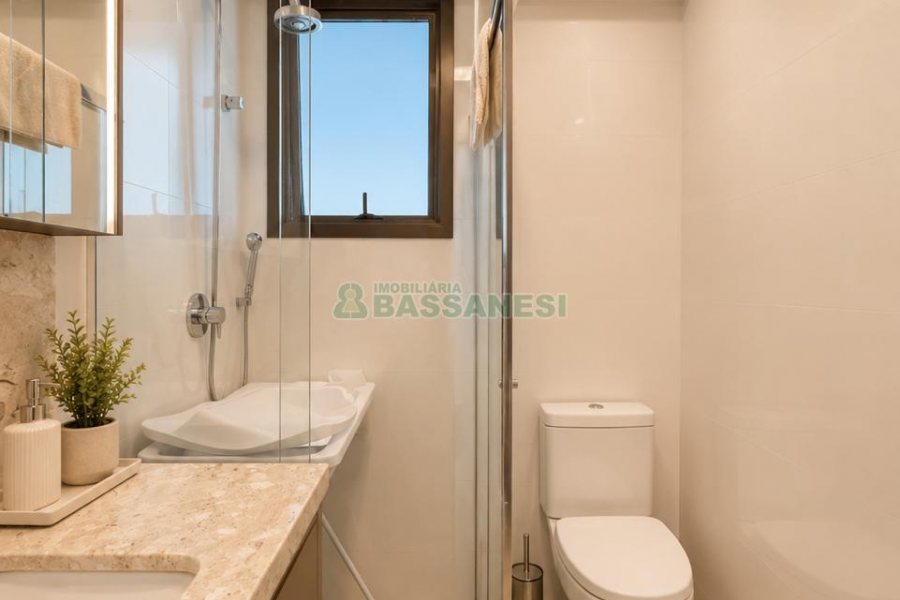 Apartamento com 98m², 2 dormitórios, 2 vagas, no bairro Vila Horn em Caxias do Sul para Comprar