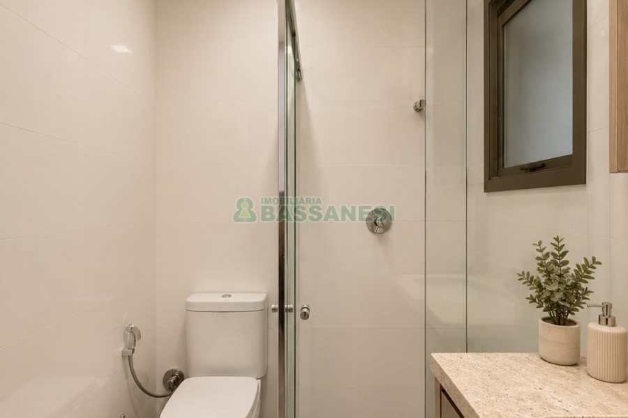 Apartamento com 98m², 2 dormitórios, 2 vagas, no bairro Vila Horn em Caxias do Sul para Comprar