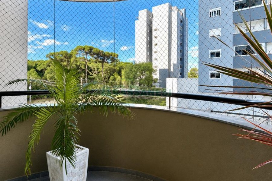 Apartamento com 98m², 2 dormitórios, 2 vagas, no bairro Vila Horn em Caxias do Sul para Comprar