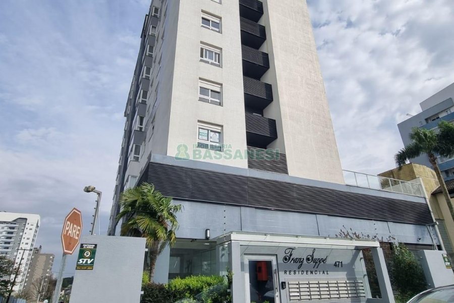 Apartamento com 100m², 3 dormitórios, 2 vagas, no bairro Panazzolo em Caxias do Sul para Comprar