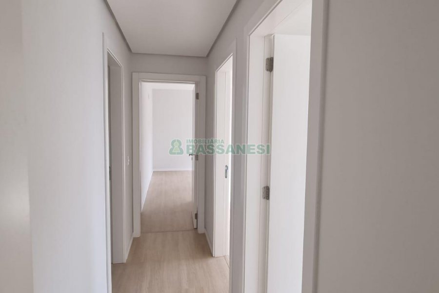 Apartamento com 100m², 3 dormitórios, 2 vagas, no bairro Panazzolo em Caxias do Sul para Comprar