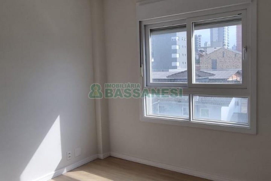 Apartamento com 100m², 3 dormitórios, 2 vagas, no bairro Panazzolo em Caxias do Sul para Comprar