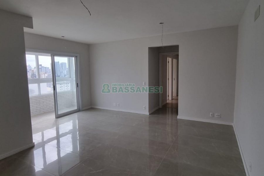 Apartamento com 100m², 3 dormitórios, 2 vagas, no bairro Panazzolo em Caxias do Sul para Comprar