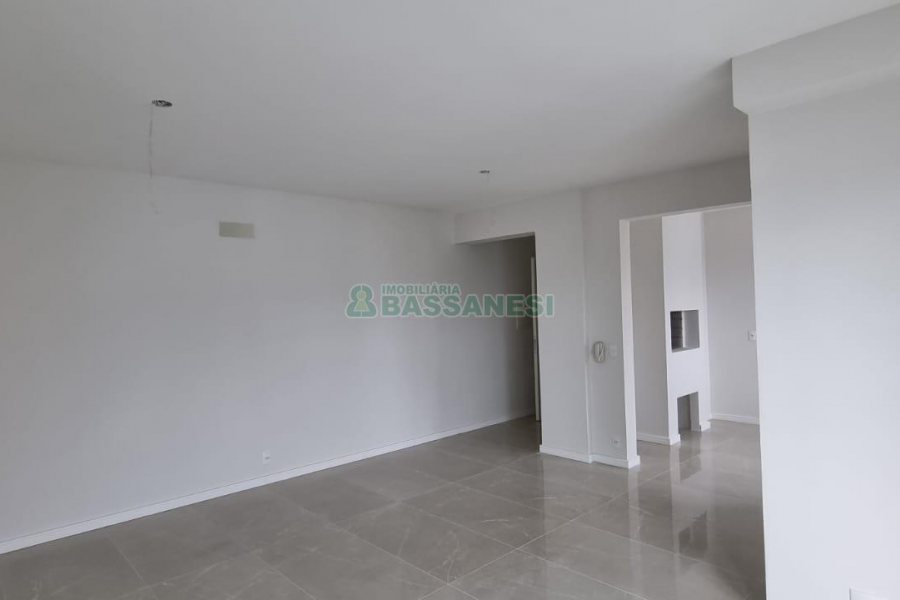 Apartamento com 100m², 3 dormitórios, 2 vagas, no bairro Panazzolo em Caxias do Sul para Comprar