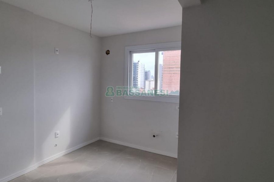 Apartamento com 100m², 3 dormitórios, 2 vagas, no bairro Panazzolo em Caxias do Sul para Comprar