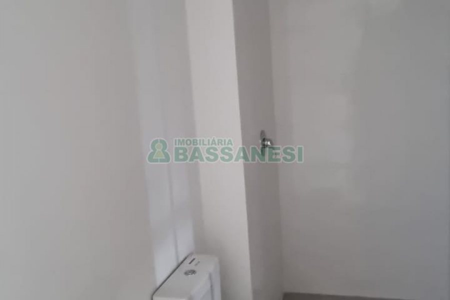 Apartamento com 100m², 3 dormitórios, 2 vagas, no bairro Panazzolo em Caxias do Sul para Comprar