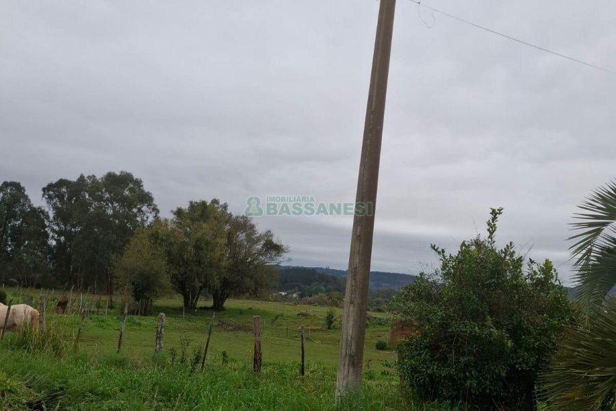 Chácara, no bairro Interior em São Marcos para Comprar
