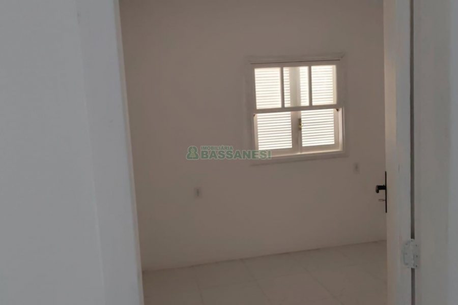 Casa com 360m², 3 dormitórios, 1 vaga, no bairro Nossa Senhora de Fátima em Caxias do Sul para Comprar