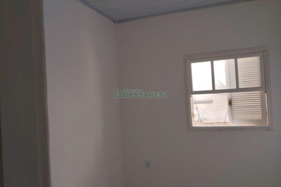 Casa com 360m², 3 dormitórios, 1 vaga, no bairro Nossa Senhora de Fátima em Caxias do Sul para Comprar