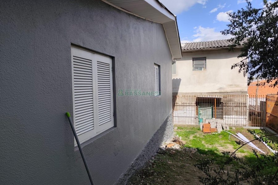 Casa com 360m², 3 dormitórios, 1 vaga, no bairro Nossa Senhora de Fátima em Caxias do Sul para Comprar