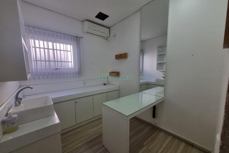 Loja Mobiliada com 63m², no bairro Santa Catarina em Caxias do Sul para Alugar