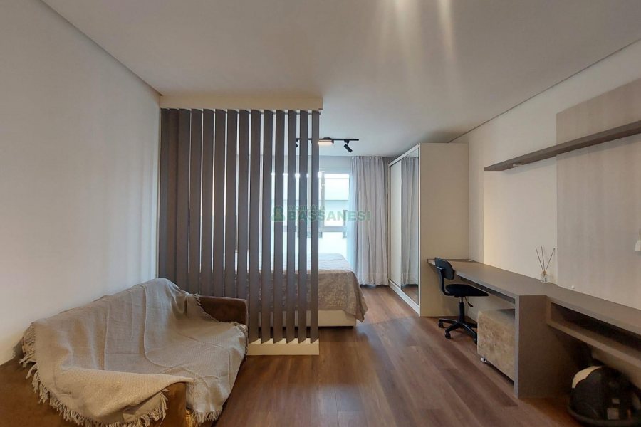 Apto Mobiliado com 30m², 1 dormitório, 1 vaga, no bairro Petrópolis em Caxias do Sul para Alugar