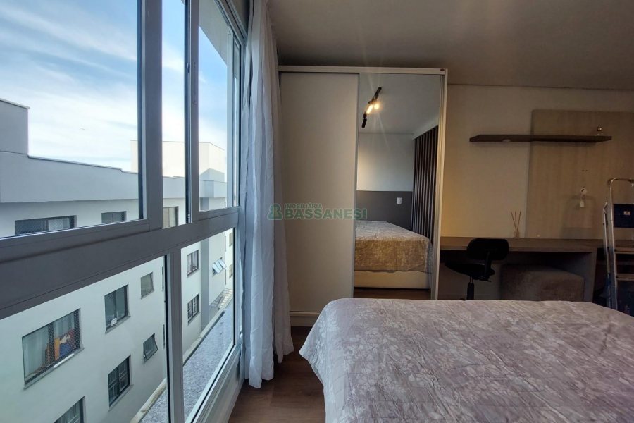 Apto Mobiliado com 30m², 1 dormitório, 1 vaga, no bairro Petrópolis em Caxias do Sul para Alugar
