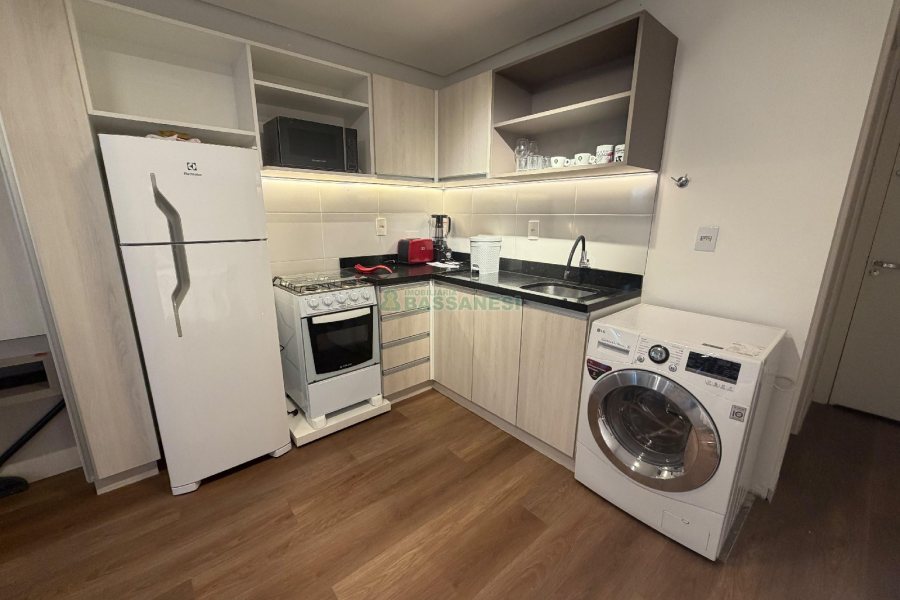 Apto Mobiliado com 30m², 1 dormitório, 1 vaga, no bairro Petrópolis em Caxias do Sul para Alugar