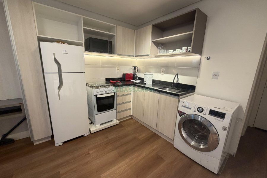 Apto Mobiliado com 30m², 1 dormitório, 1 vaga, no bairro Petrópolis em Caxias do Sul para Alugar